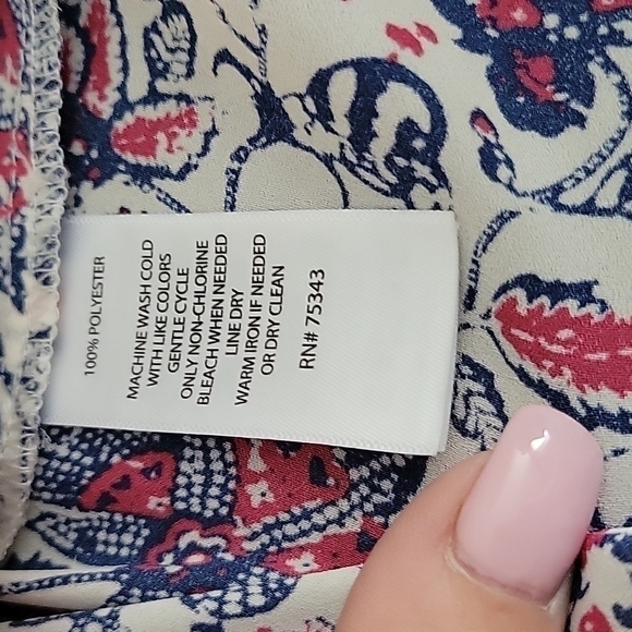 SIZE medium semi sheer lightweight tank top - Picture 5 of 5